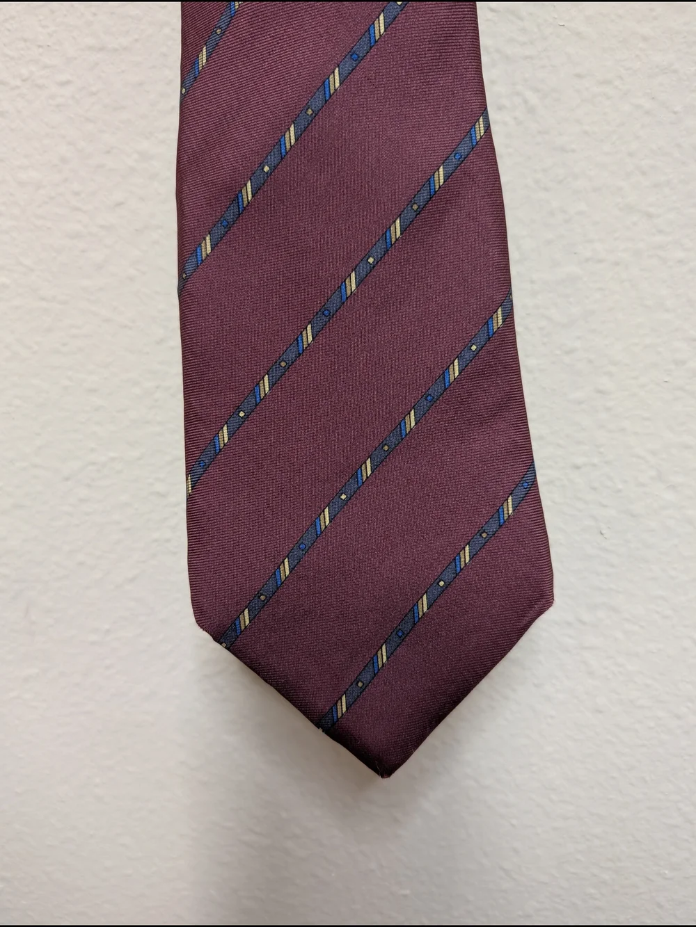 Geoffrey Beene Tie‎ Burgundy Regimental Stripe 100% Silk Imported from Italy